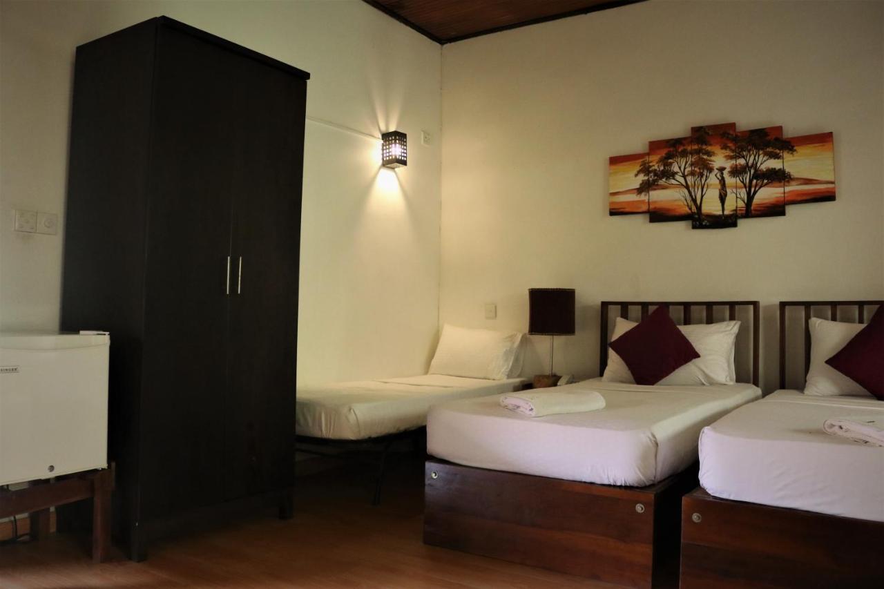 Pavana Hotel Negombo Esterno foto