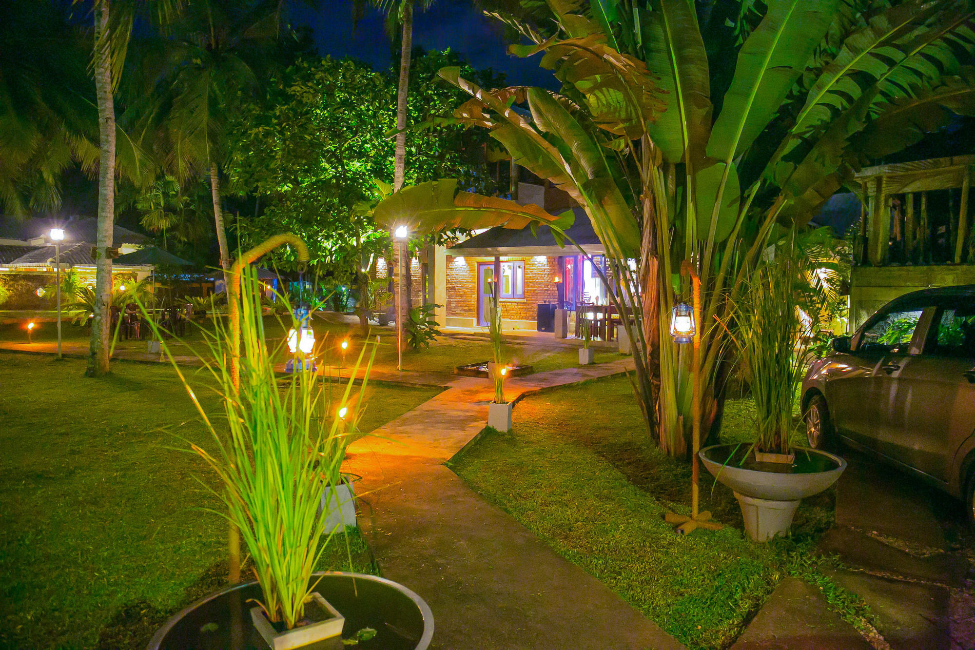 Pavana Hotel Negombo Esterno foto